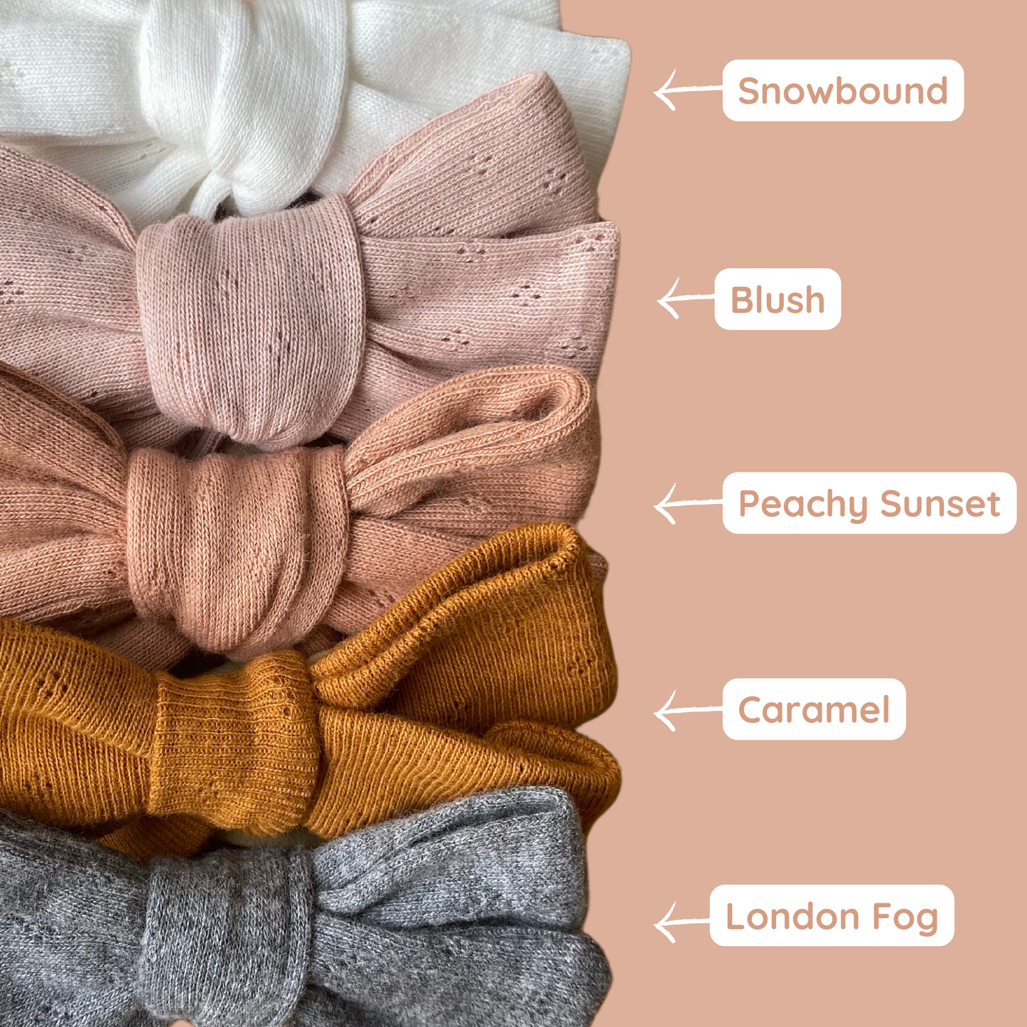 Fiocco in jersey di cotone annodato su fascia in nylon, specifica 5 varianti colore.