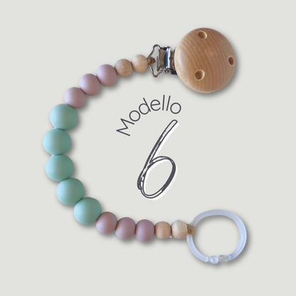 Catenella portaciuccio in legno e silicone.