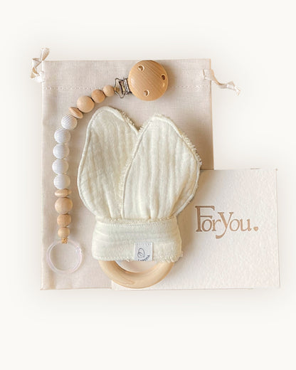 Cofanetto Little Wonder Box Little Treasures, variante Avorio: anello dentizione, clip portaciuccio e custodia in cotone