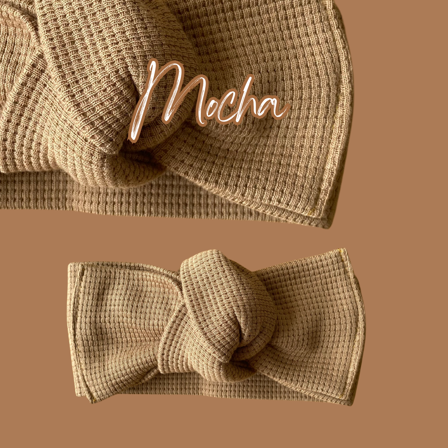 Fascia per capelli in jersey di cotone nel colore mocha. Dettaglio nodo.