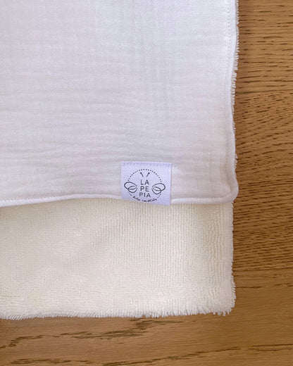 Dettaglio angolo mussola double face LAPEPIA, colore Avorio
